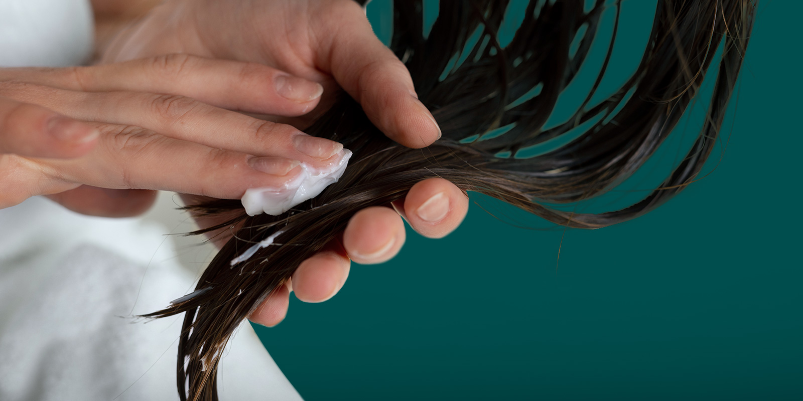 Hair Moisturizing: Methods and Products for Healthy, Shiny Hair